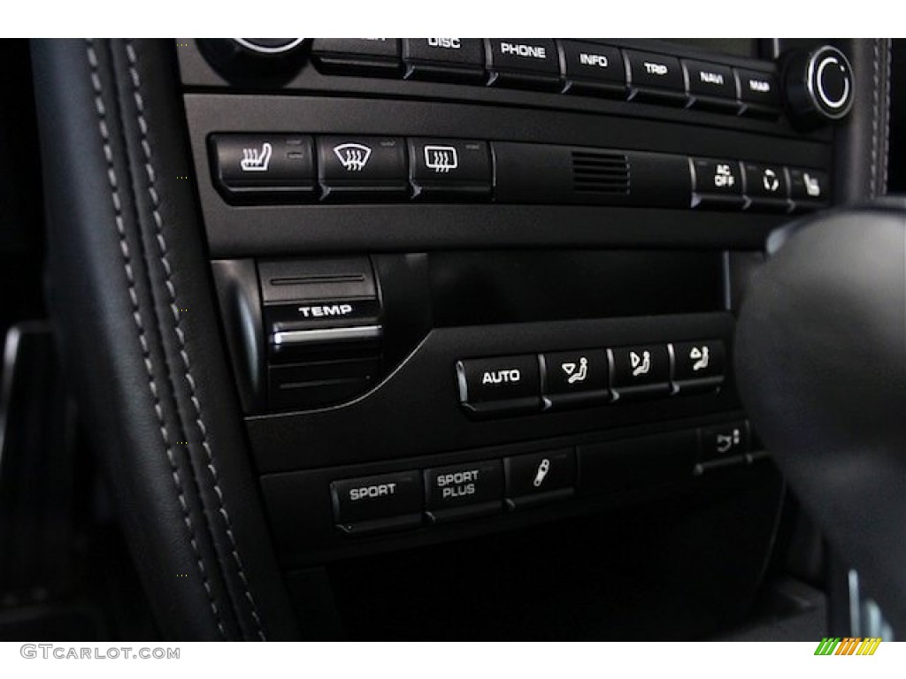 2011 Porsche 911 Turbo S Coupe Controls Photo #82451548