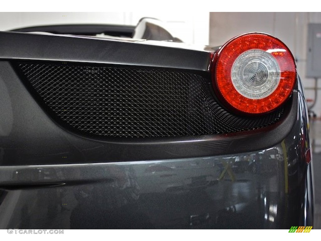 2013 458 Spider - Grigio Silverstone (Dark Grey Metallic) / Nero photo #24