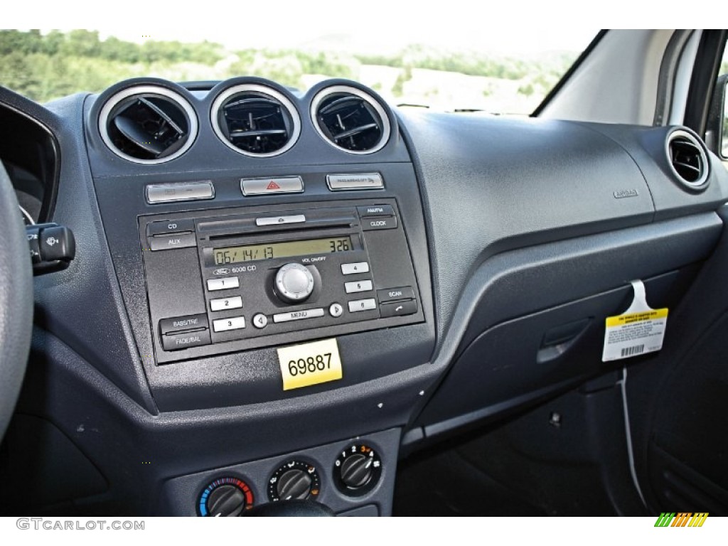 2011 Ford Transit Connect XLT Cargo Van Controls Photo #82453934