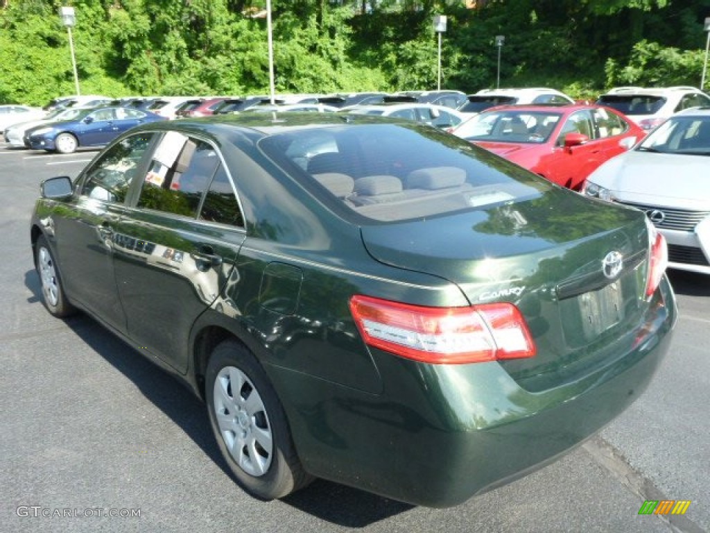 2010 Camry LE - Spruce Mica / Ash Gray photo #13
