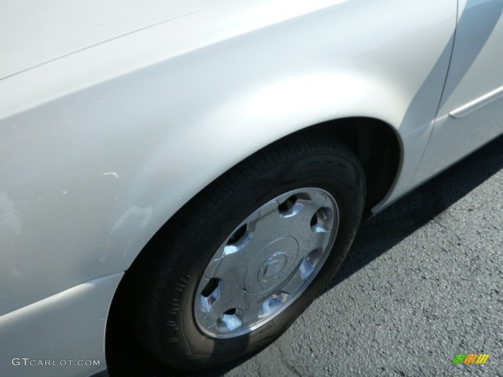 2002 DeVille DHS - White Diamond Pearl / Neutral Shale photo #8