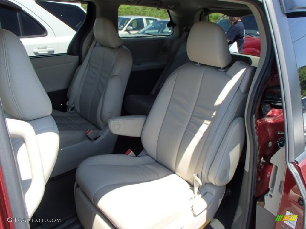 2011 Sienna XLE AWD - Salsa Red Pearl / Light Gray photo #10