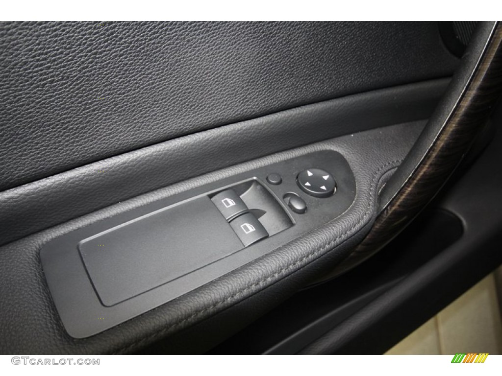 2013 1 Series 128i Coupe - Jet Black / Black photo #17