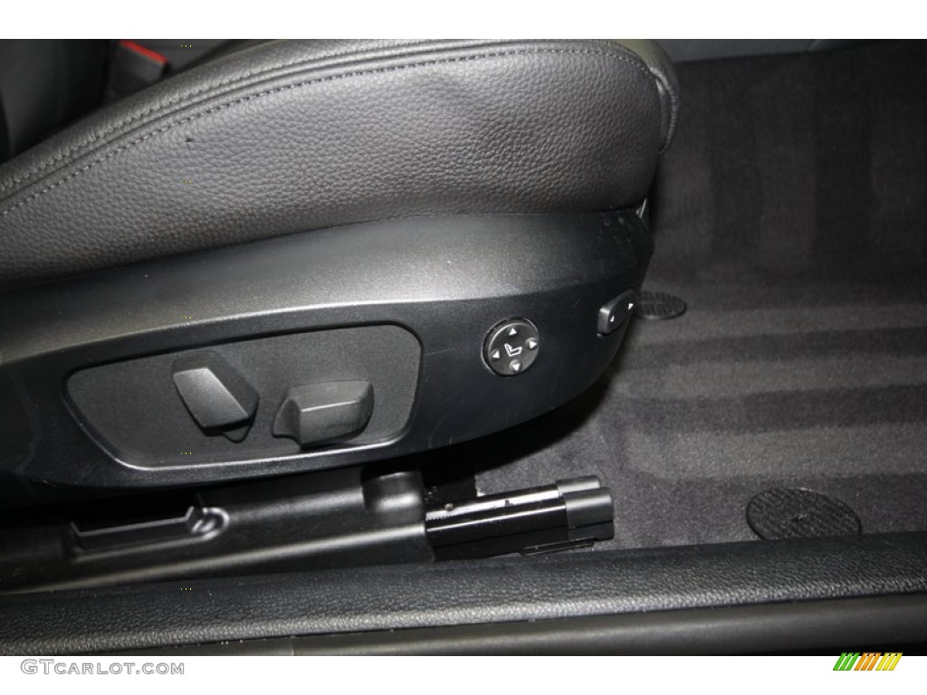 2013 1 Series 128i Coupe - Jet Black / Black photo #33
