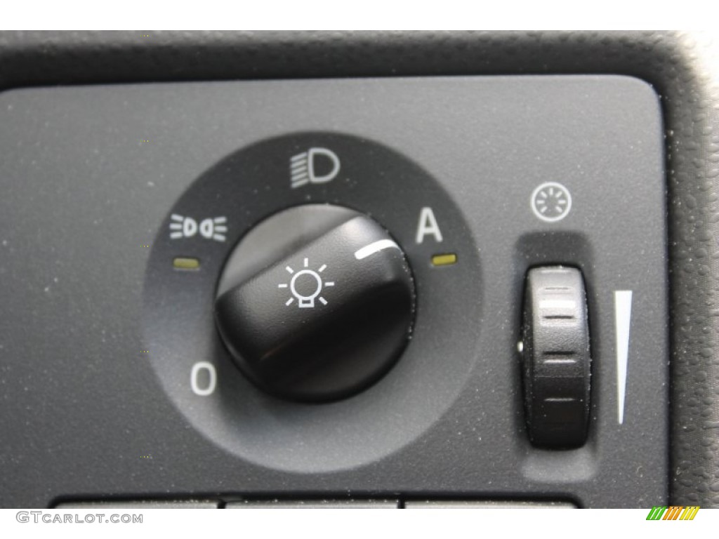 2013 C30 T5 - Caspian Blue Metallic / Off Black/Blonde photo #22