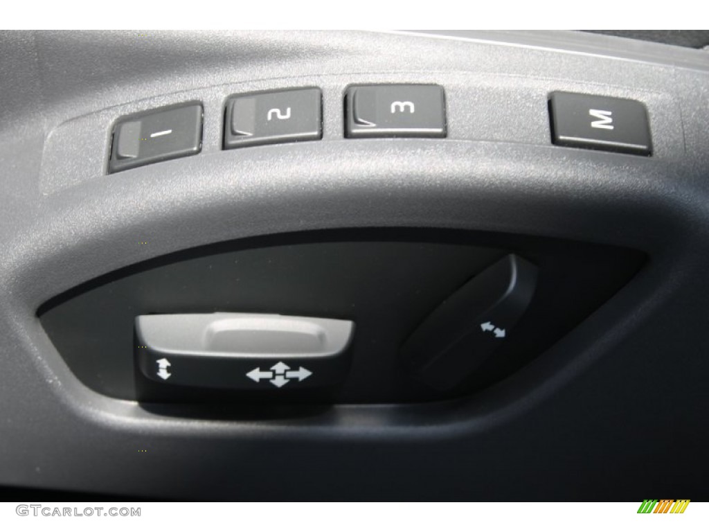 2013 Volvo S60 T5 AWD Controls Photo #82462330
