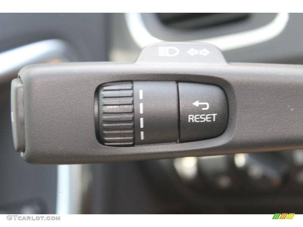 2013 Volvo S60 T5 AWD Controls Photo #82462526