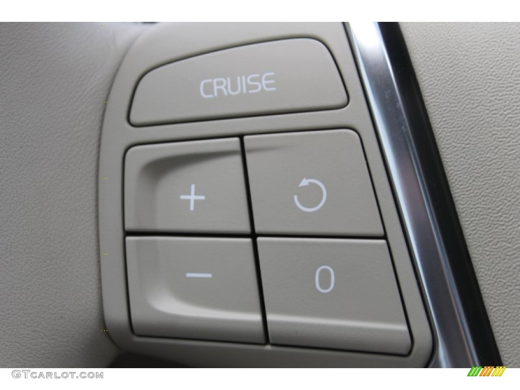 2013 Volvo XC70 3.2 AWD Controls Photo #82463195
