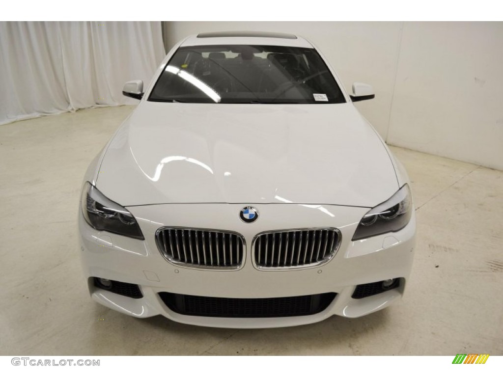 2013 5 Series 550i Sedan - Alpine White / Black photo #4