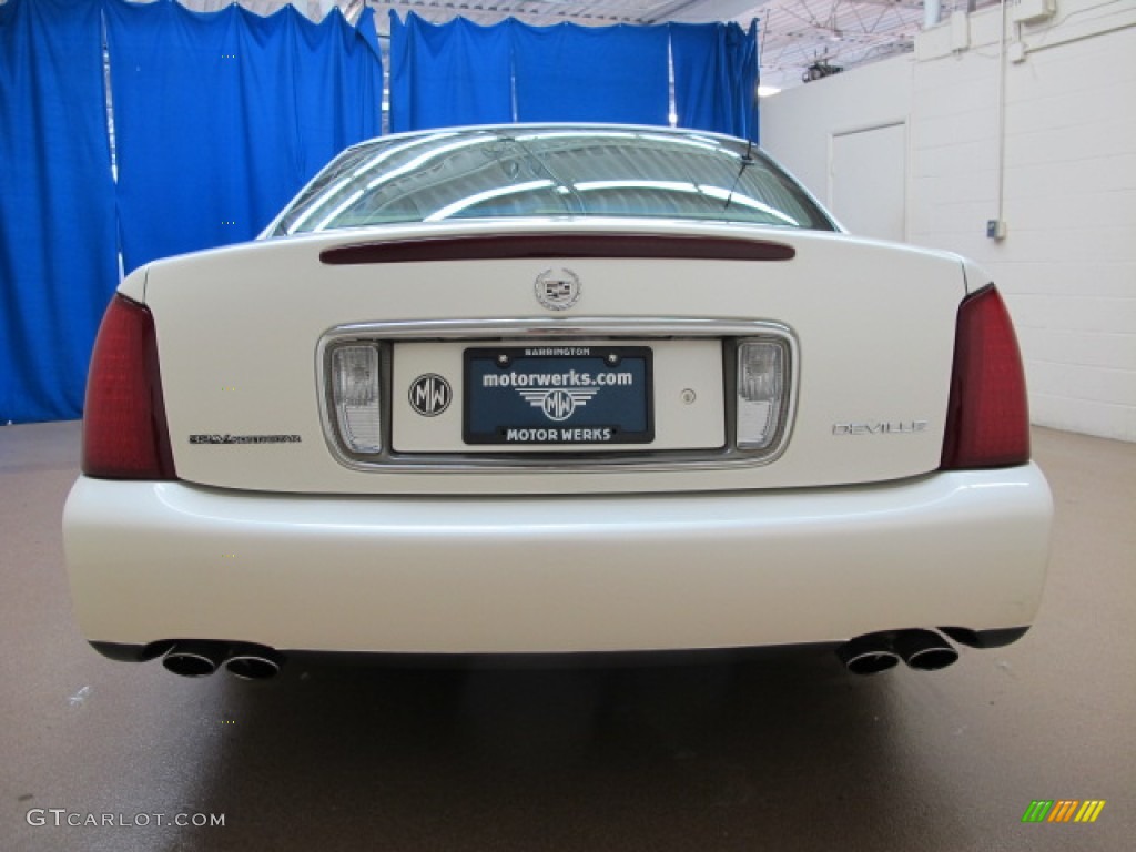 2002 DeVille Sedan - White Diamond Pearl / Neutral Shale photo #6