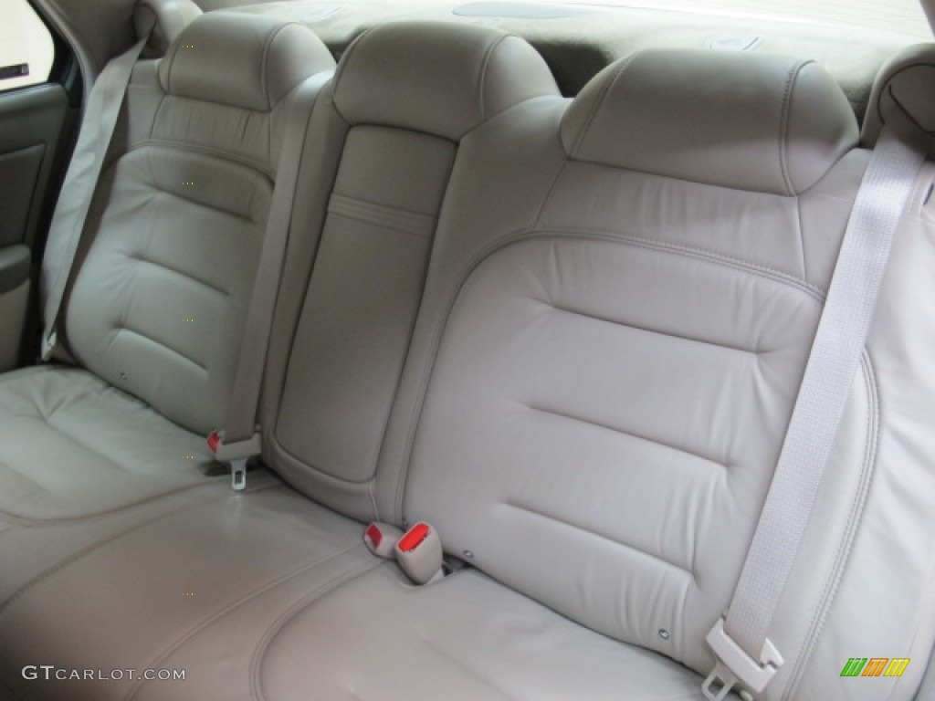 2002 DeVille Sedan - White Diamond Pearl / Neutral Shale photo #17