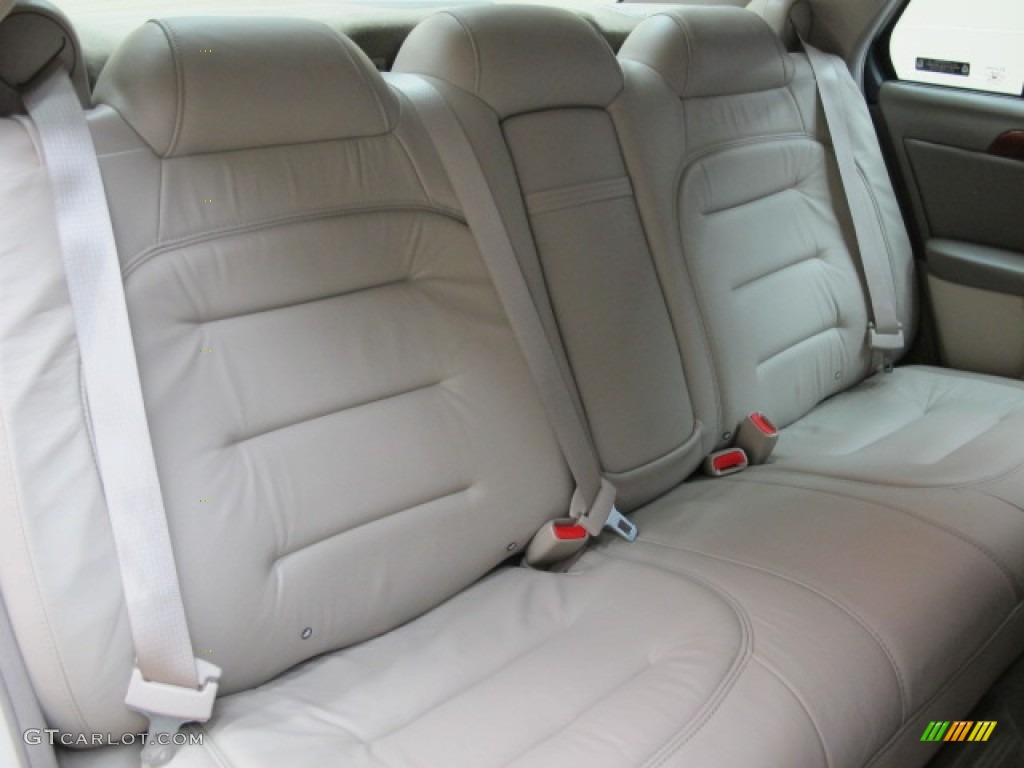 2002 DeVille Sedan - White Diamond Pearl / Neutral Shale photo #19