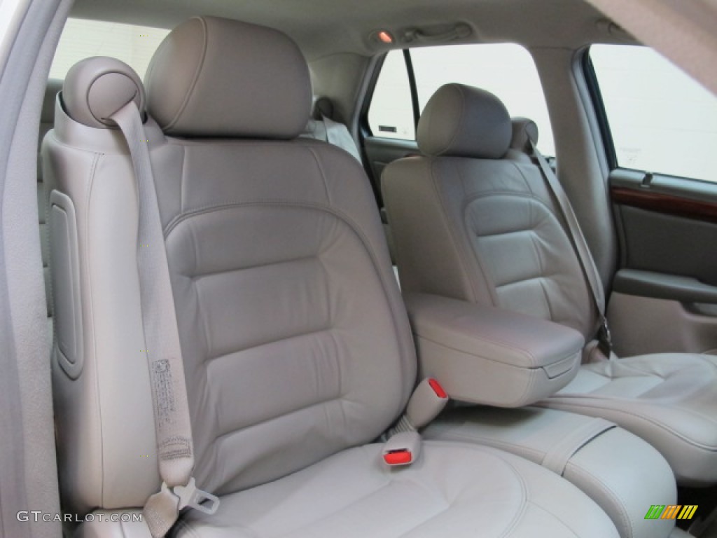 2002 DeVille Sedan - White Diamond Pearl / Neutral Shale photo #21