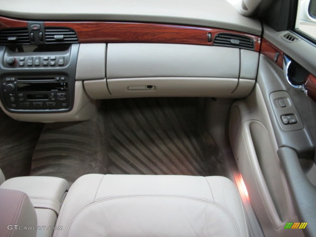 2002 DeVille Sedan - White Diamond Pearl / Neutral Shale photo #23