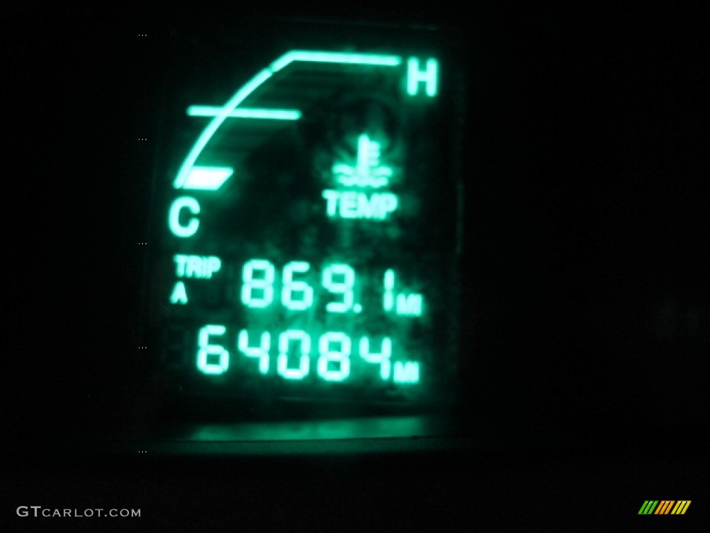 2002 DeVille Sedan - White Diamond Pearl / Neutral Shale photo #25