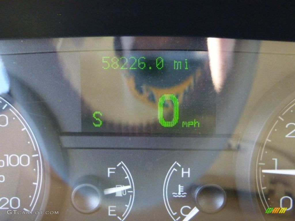 2007 Town Car Signature - Dark Cherry Metallic / Light Camel photo #24