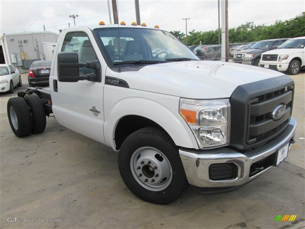 Oxford White 2013 Ford F350 Super Duty XL Regular Cab Dually Chassis Exterior Photo #82475957