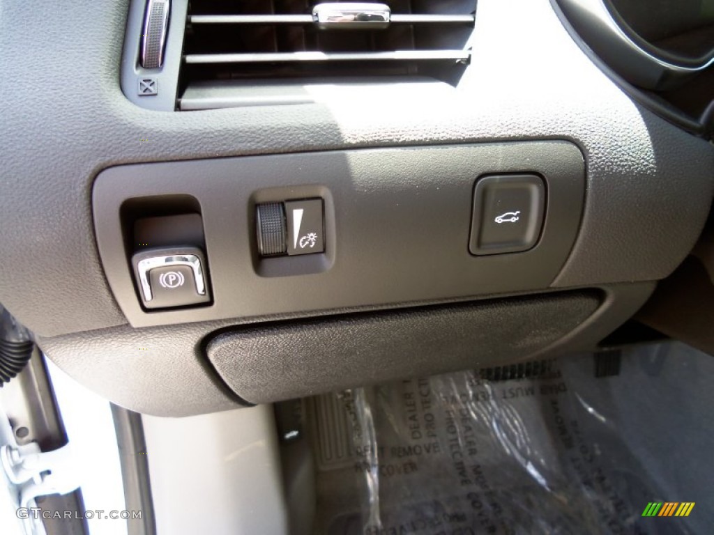 2014 Chevrolet Impala LS Controls Photo #82478180