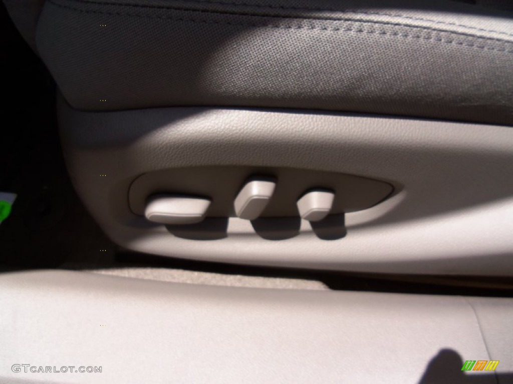 2014 Chevrolet Impala LS Controls Photo #82478232