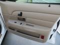 Vibrant White - Crown Victoria LX Photo No. 18