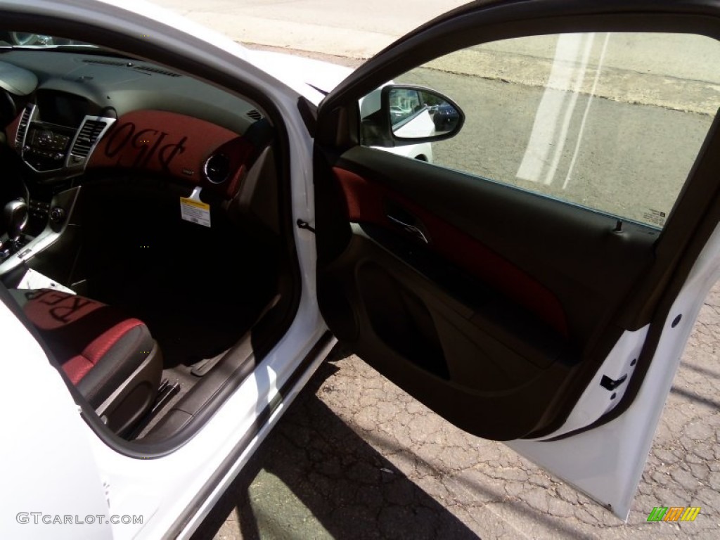 2013 Cruze ECO - Summit White / Jet Black/Sport Red photo #12