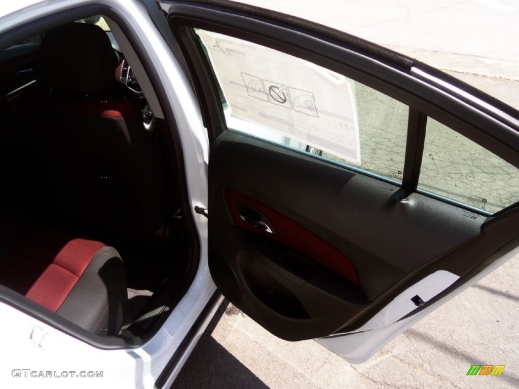2013 Cruze ECO - Summit White / Jet Black/Sport Red photo #14