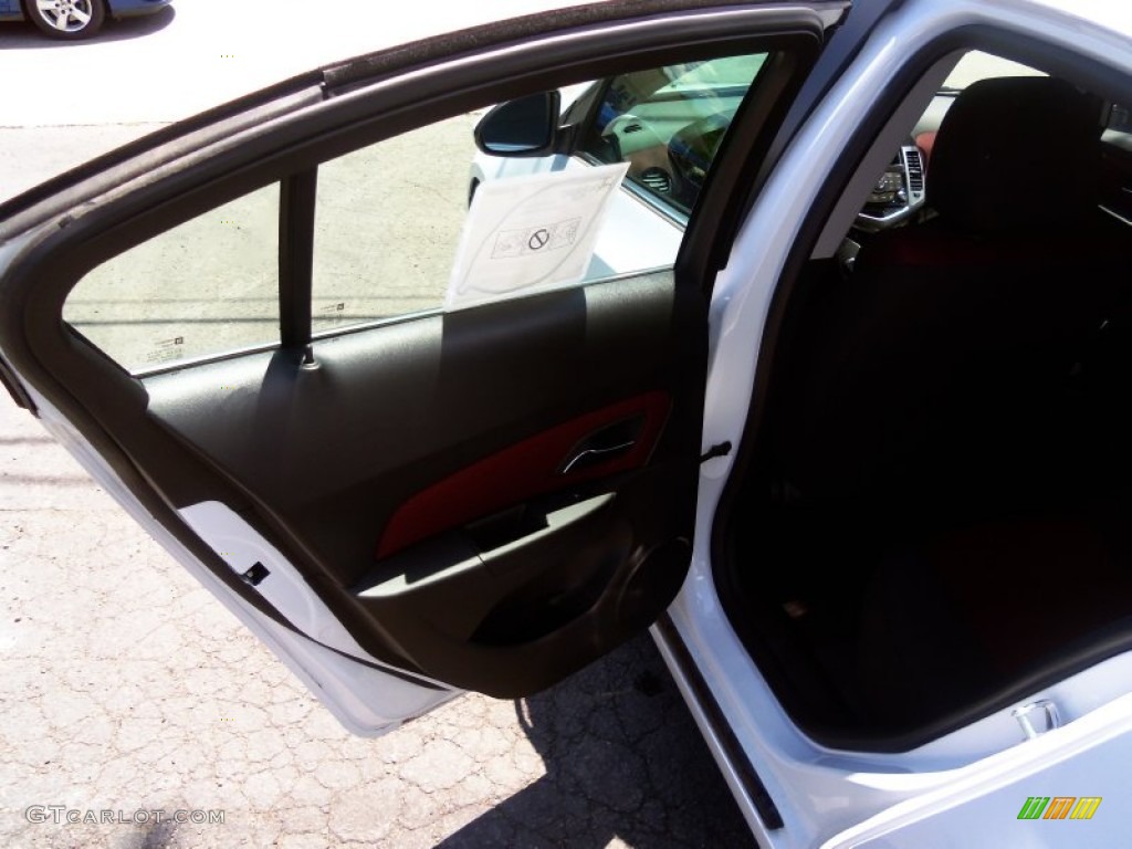 2013 Cruze ECO - Summit White / Jet Black/Sport Red photo #17