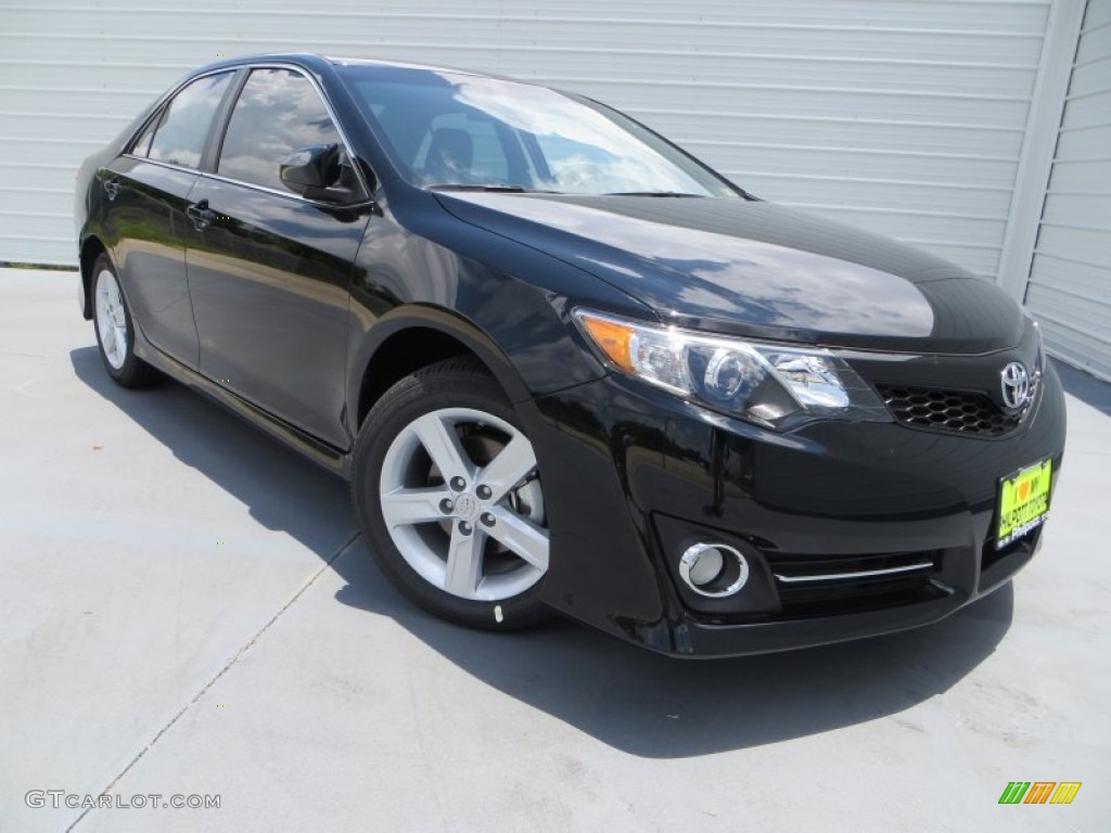 2013 Camry SE - Attitude Black Metallic / Black photo #2