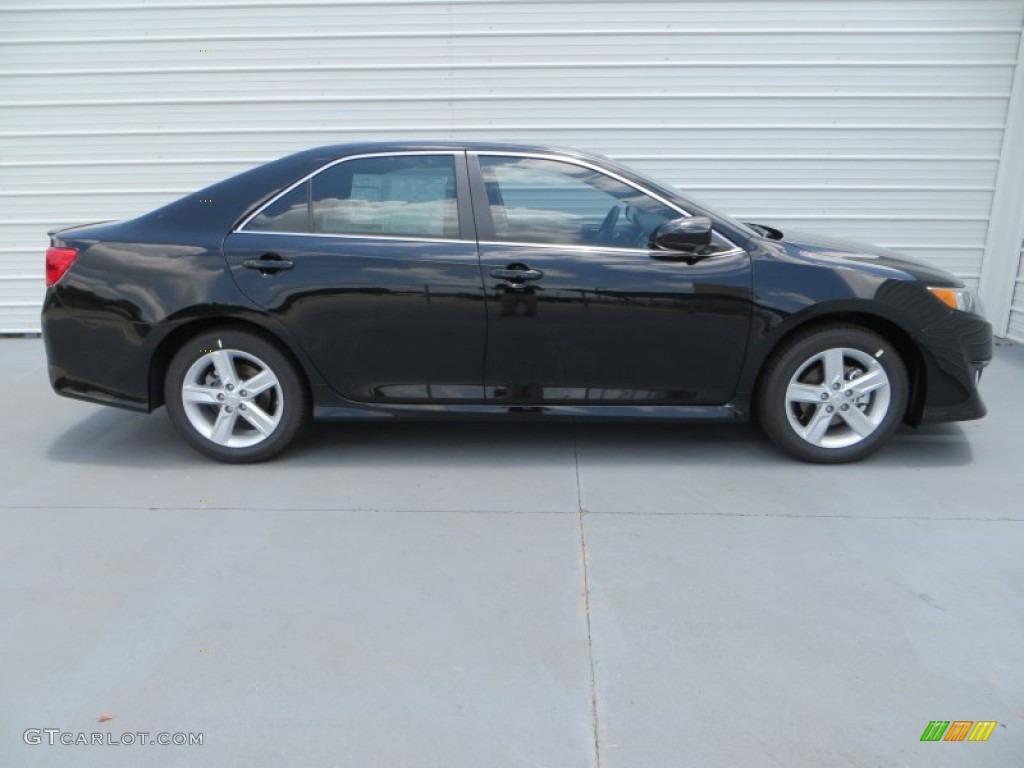 2013 Camry SE - Attitude Black Metallic / Black photo #3