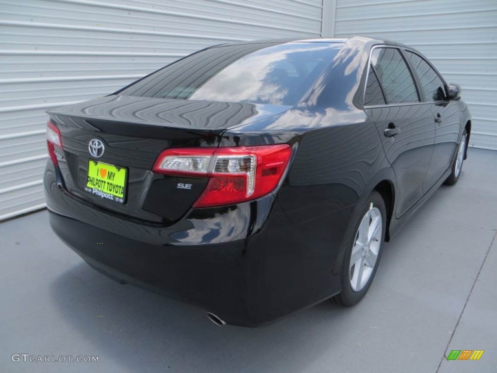 2013 Camry SE - Attitude Black Metallic / Black photo #4