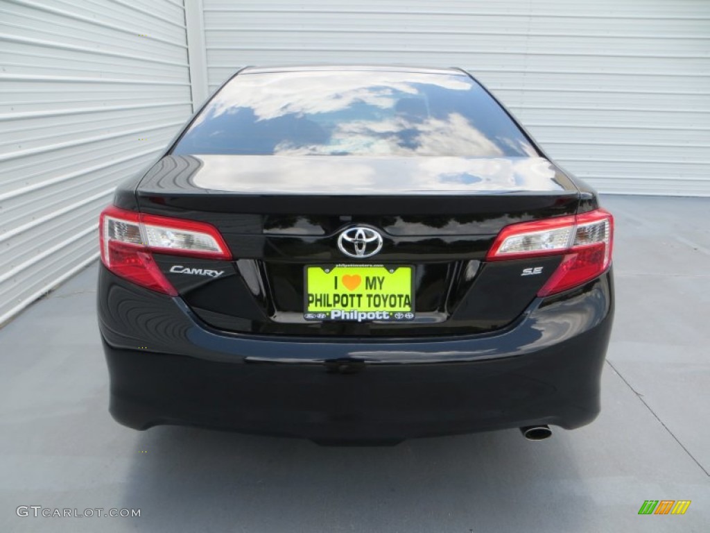 2013 Camry SE - Attitude Black Metallic / Black photo #5
