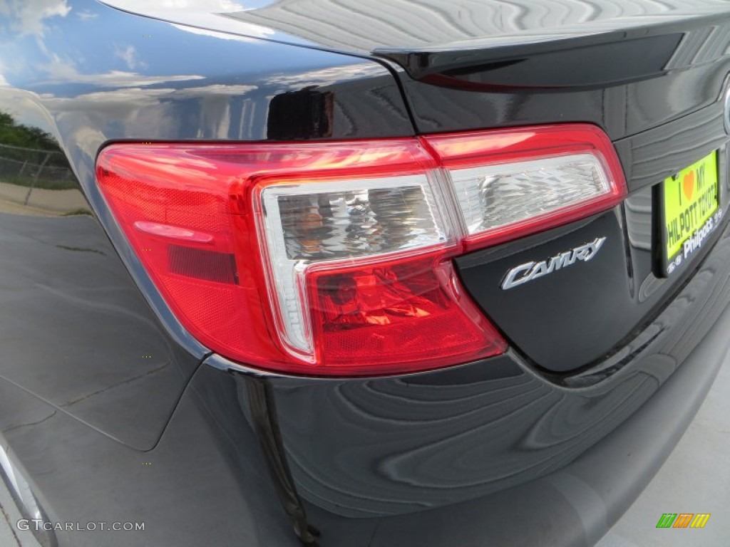 2013 Camry SE - Attitude Black Metallic / Black photo #11