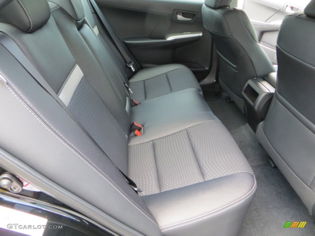 2013 Camry SE - Attitude Black Metallic / Black photo #19