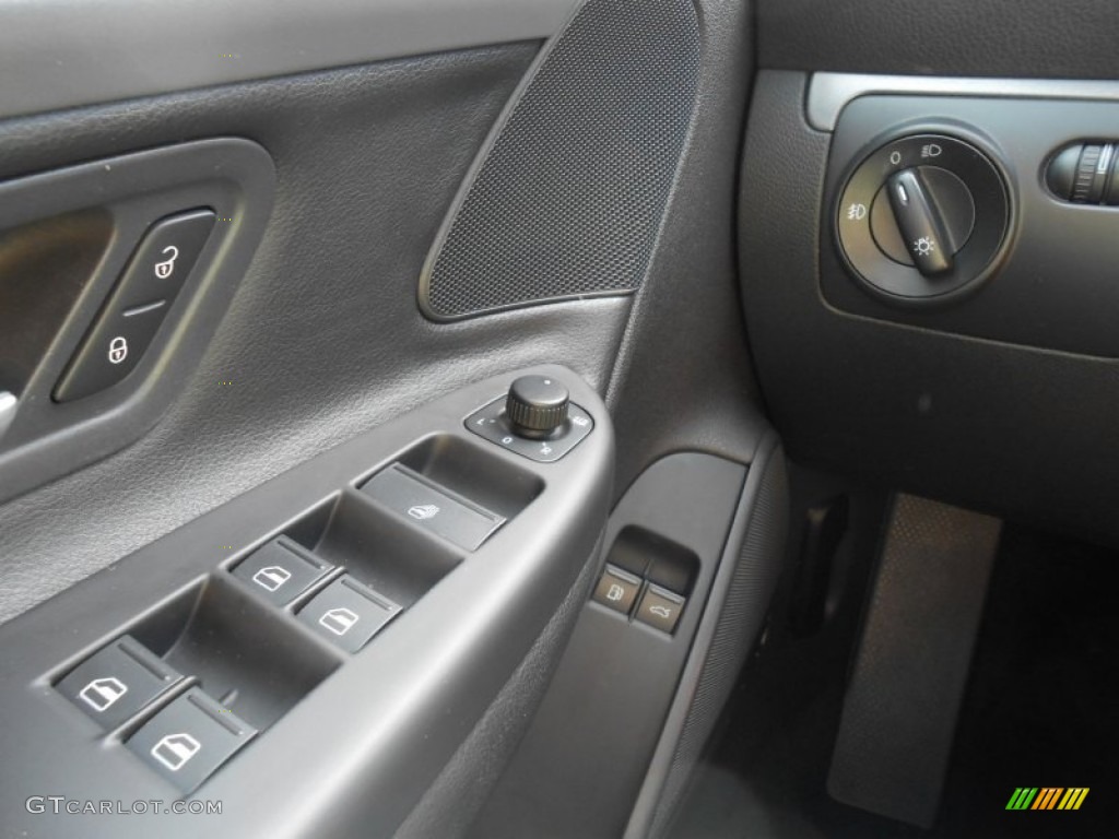 2011 Volkswagen Eos Komfort Controls Photo #82484476