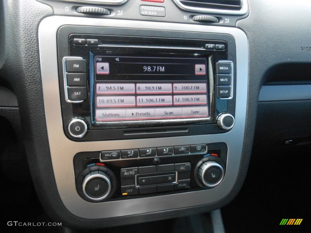2011 Volkswagen Eos Komfort Controls Photo #82484610