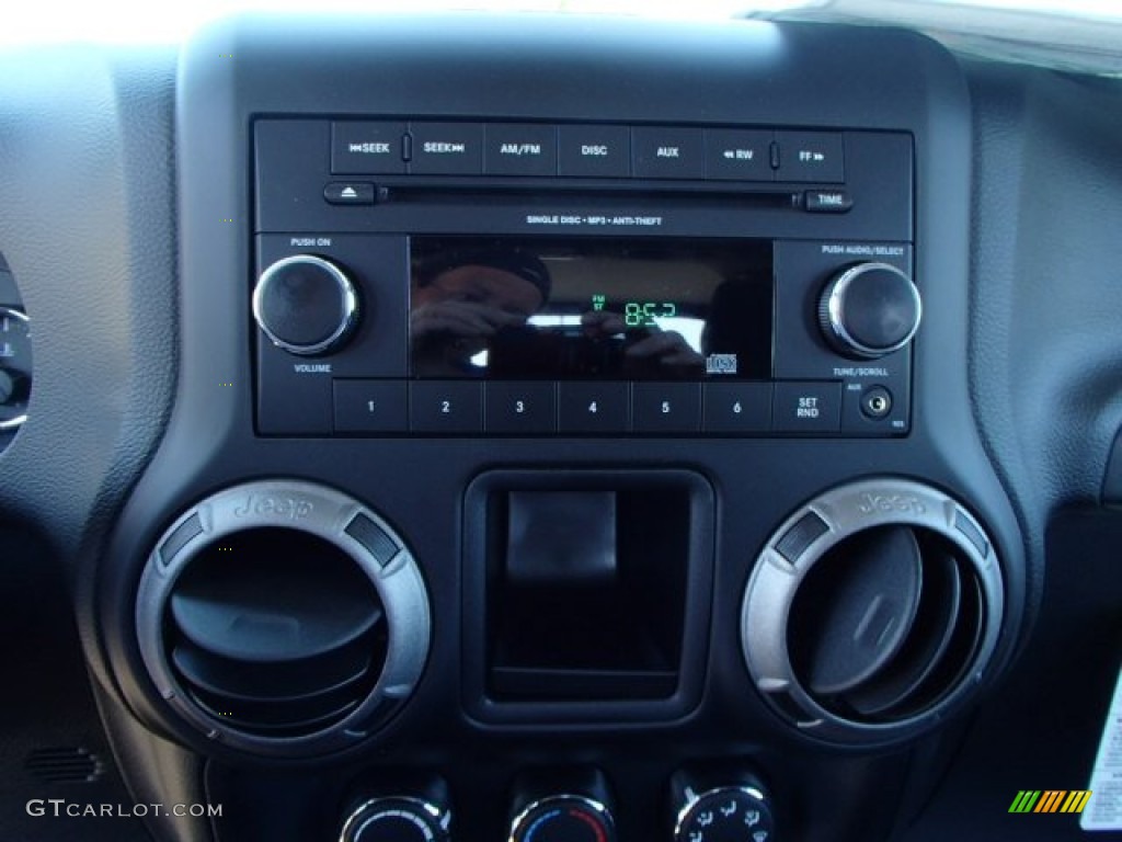 2013 Wrangler Sport 4x4 - Dune Beige / Black photo #16