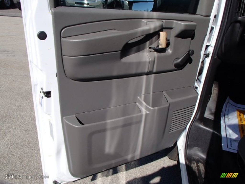 2013 Chevrolet Express Cutaway 3500 Utility Van Medium Pewter Door Panel Photo #82485578
