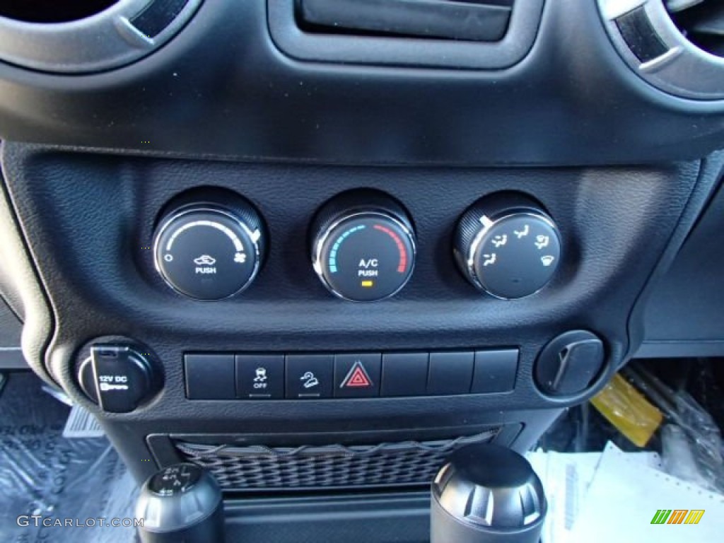 2013 Wrangler Sport 4x4 - Dune Beige / Black photo #17