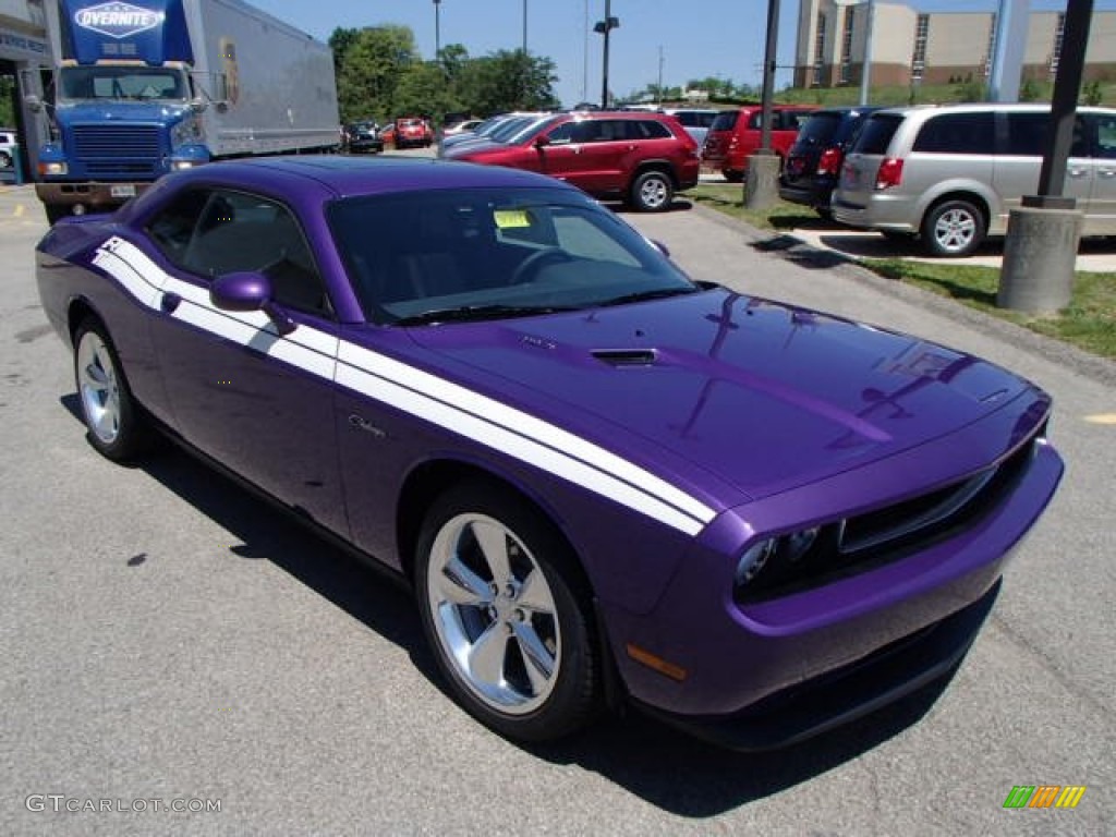 2013 Challenger R/T Classic - Plum Crazy Pearl / Dark Slate Gray photo #4