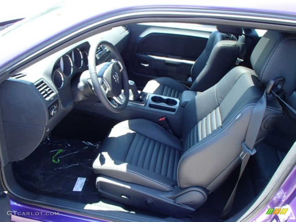 2013 Challenger R/T Classic - Plum Crazy Pearl / Dark Slate Gray photo #11