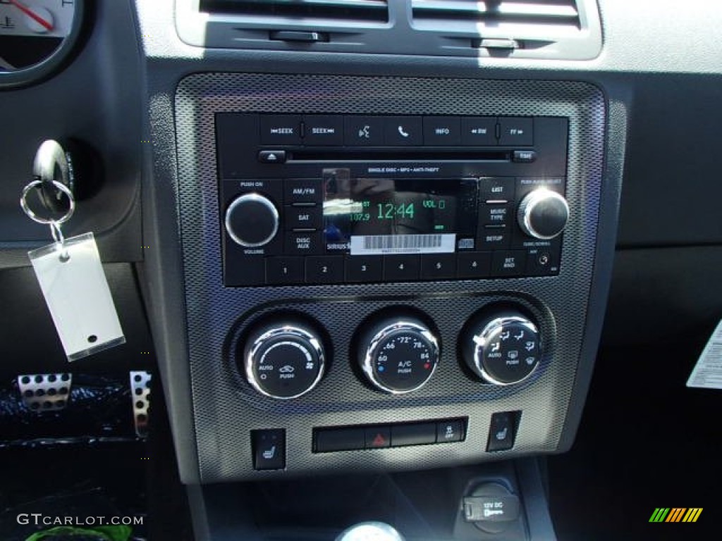 2013 Dodge Challenger R/T Classic Controls Photo #82486512
