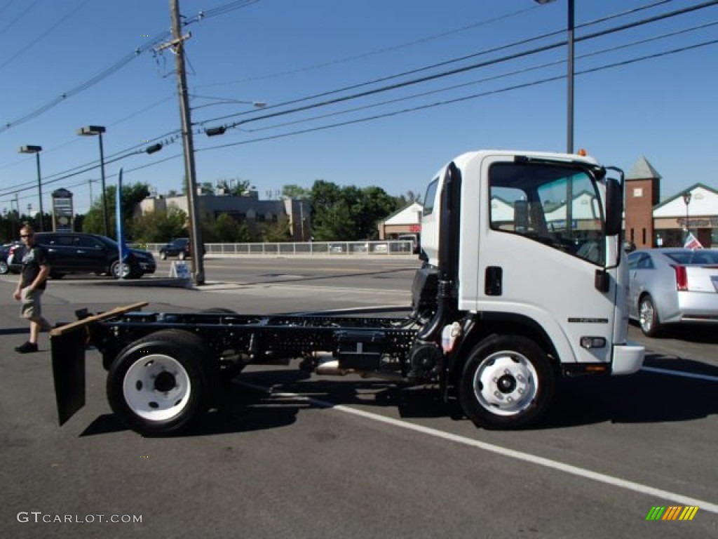 Arctic White 2013 Isuzu N Series Truck NPR Exterior Photo #82487210
