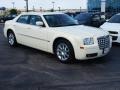 Cool Vanilla White - 300 Touring Photo No. 2