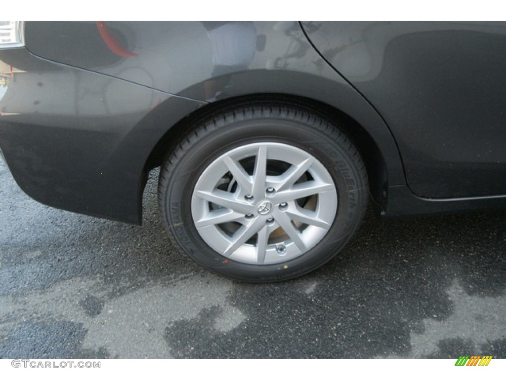 2013 Prius v Three Hybrid - Magnetic Gray Metallic / Dark Gray photo #9