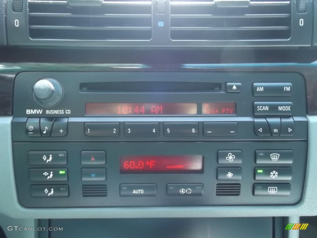 2004 BMW 3 Series 330xi Sedan Audio System Photo #82491194