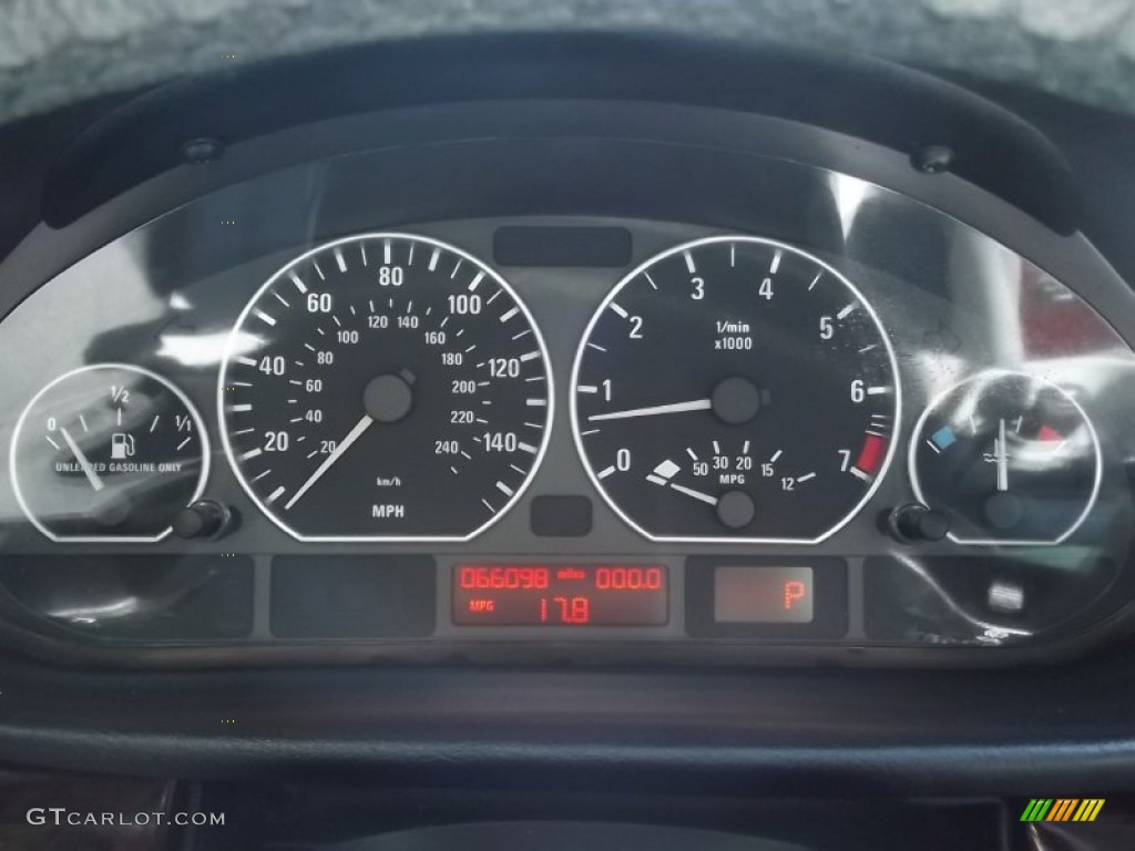 2004 BMW 3 Series 330xi Sedan Gauges Photo #82491413