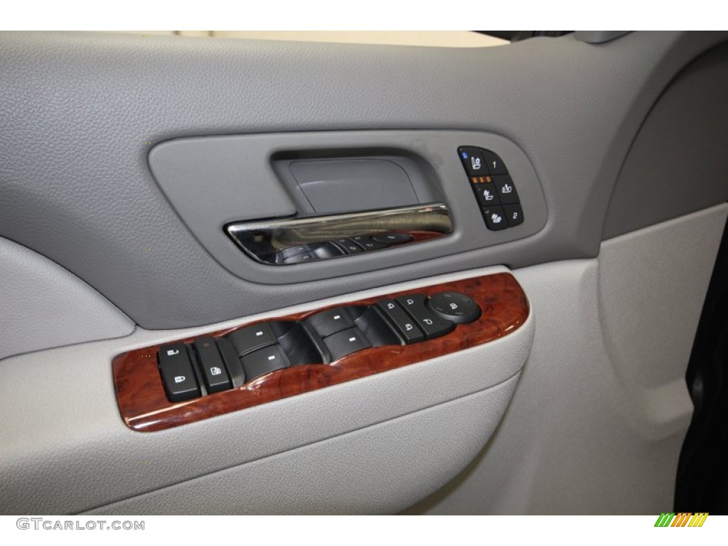 2011 GMC Yukon XL 2500 SLT Controls Photo #82492356