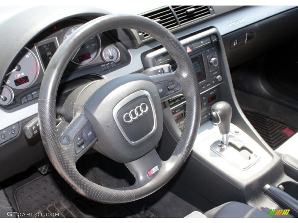 2005 Audi S4 4.2 quattro Sedan Black/Silver Steering Wheel Photo #82492976