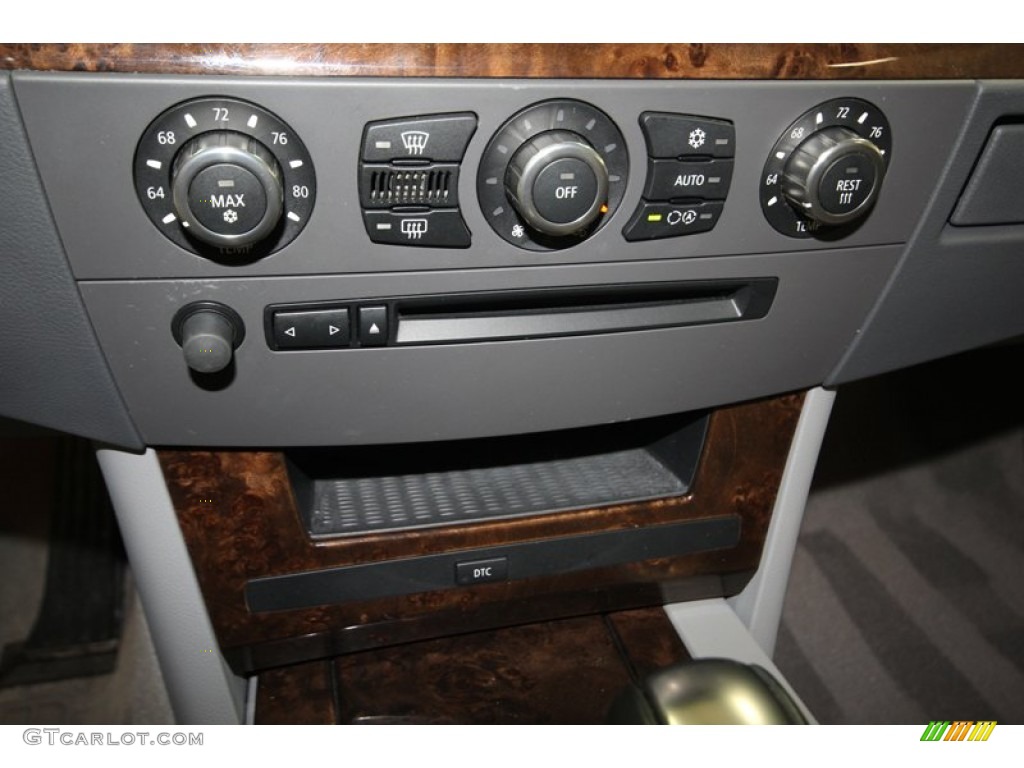 2007 BMW 5 Series 530i Sedan Controls Photo #82496789