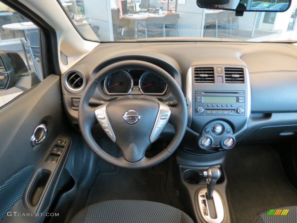 2014 Nissan Versa Note SV Charcoal Dashboard Photo #82498025